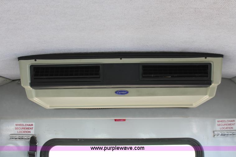 image for item AK9647 1999 Ford Econoline E350 bus