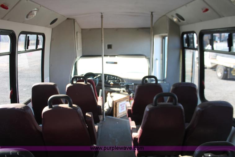 image for item AK9647 1999 Ford Econoline E350 bus