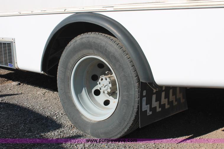 image for item AK9647 1999 Ford Econoline E350 bus