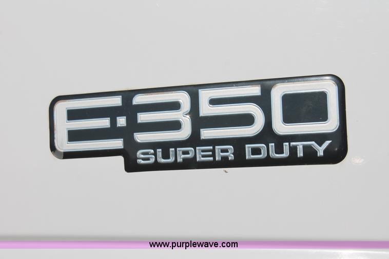 image for item AK9647 1999 Ford Econoline E350 bus