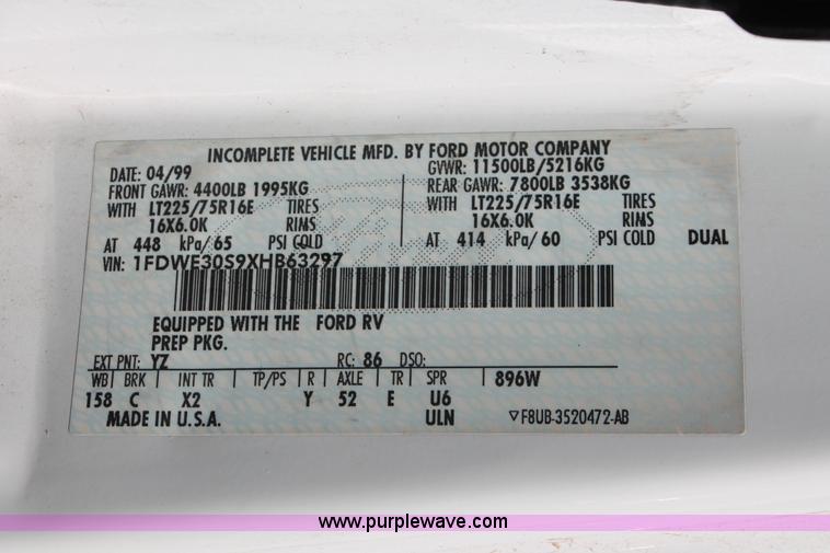 image for item AK9647 1999 Ford Econoline E350 bus