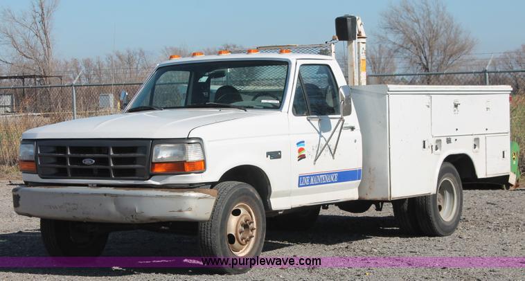 image for item AK9649 1997 Ford F350 XL utility truck