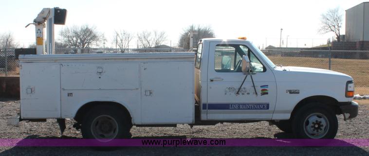 image for item AK9649 1997 Ford F350 XL utility truck