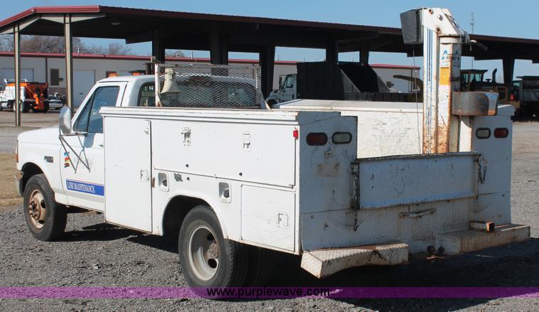 image for item AK9649 1997 Ford F350 XL utility truck