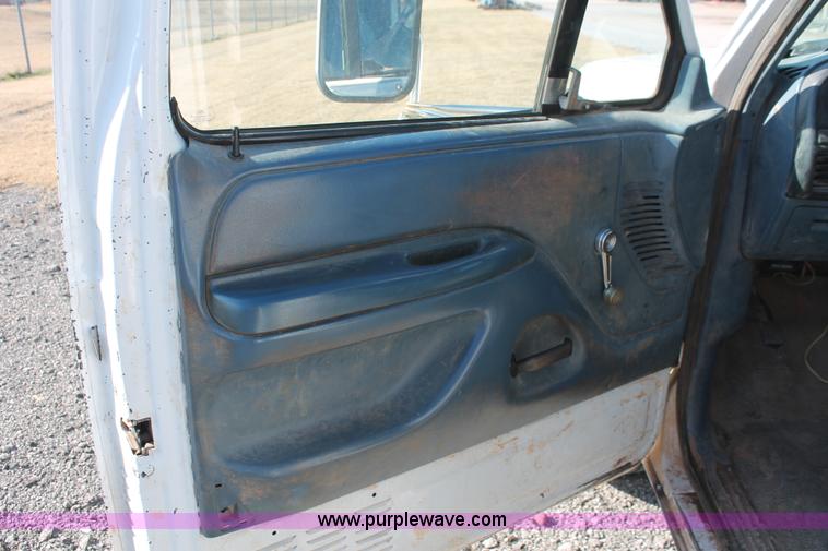 image for item AK9649 1997 Ford F350 XL utility truck