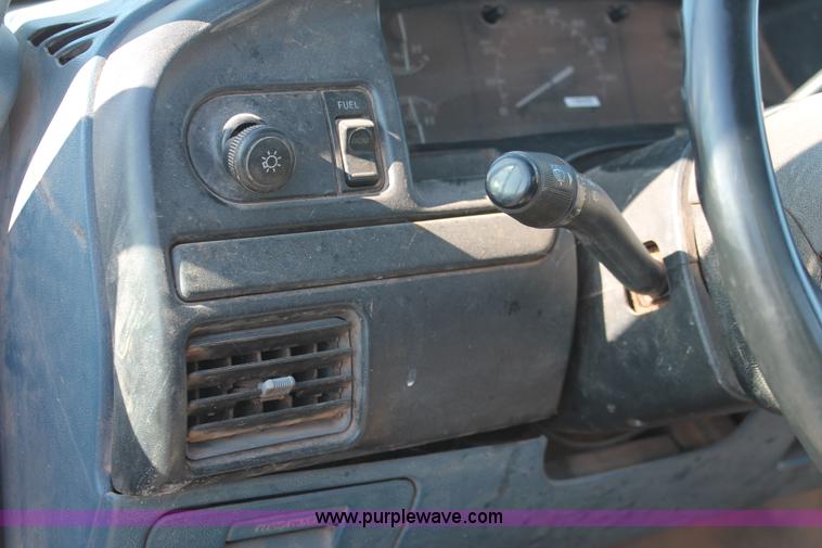 image for item AK9649 1997 Ford F350 XL utility truck