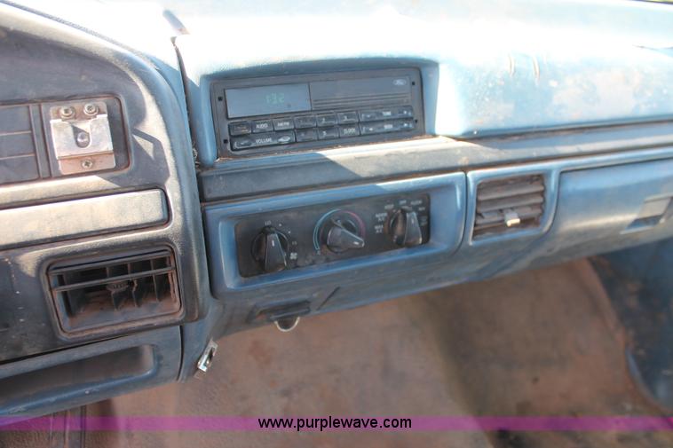 image for item AK9649 1997 Ford F350 XL utility truck