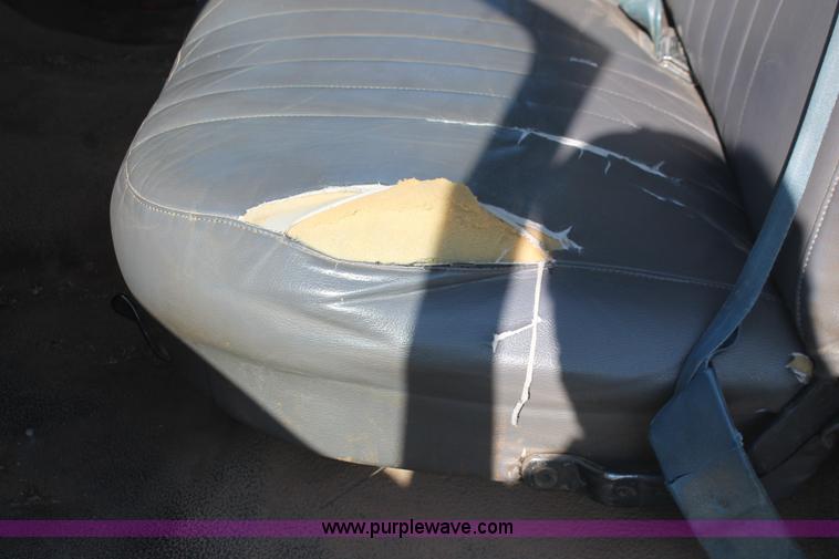 image for item AK9649 1997 Ford F350 XL utility truck