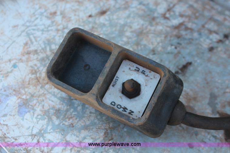 image for item AK9649 1997 Ford F350 XL utility truck