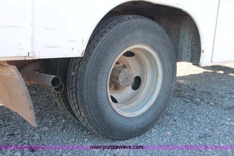 image for item AK9649 1997 Ford F350 XL utility truck