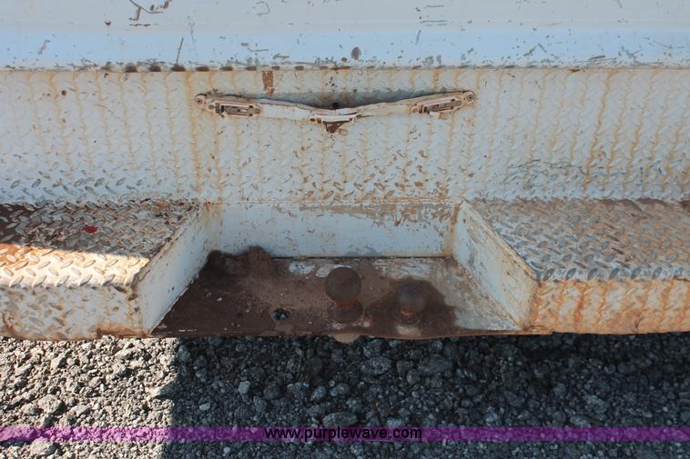 image for item AK9649 1997 Ford F350 XL utility truck