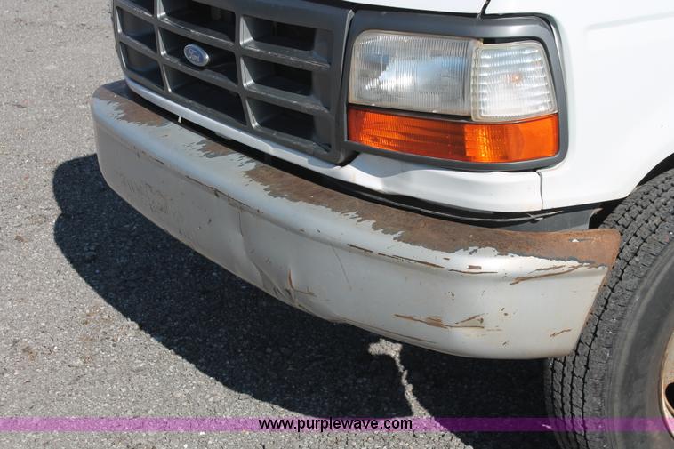 image for item AK9649 1997 Ford F350 XL utility truck