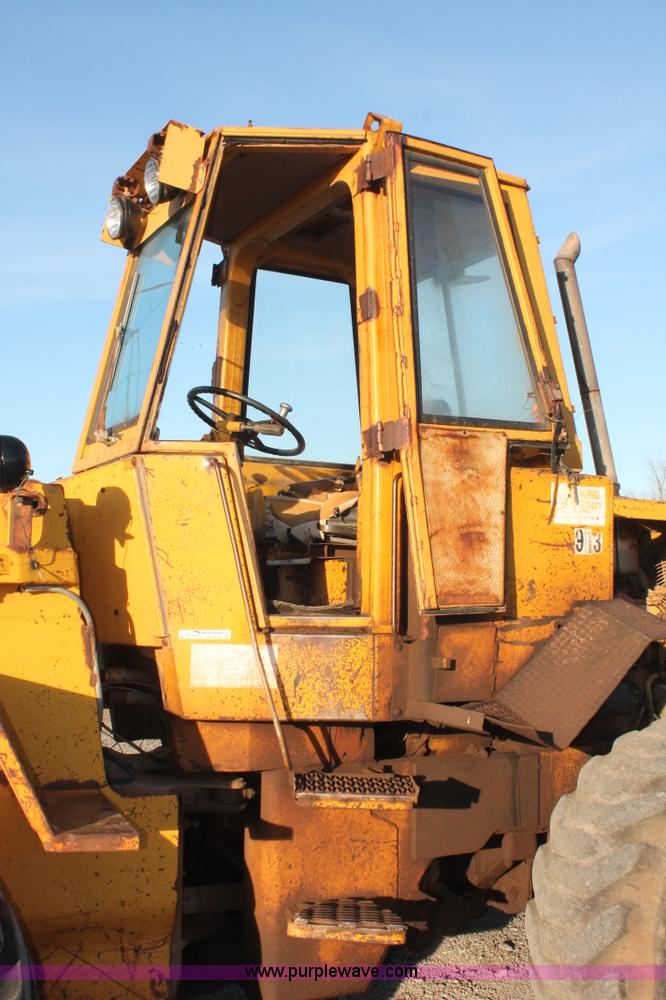 image for item AK9650 1974 Caterpillar 930 wheel loader