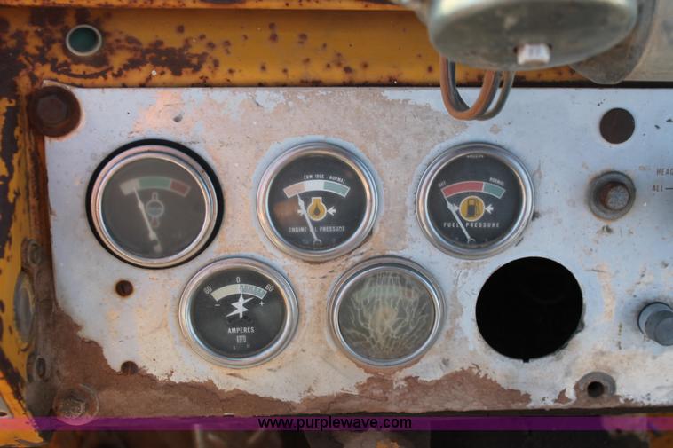 image for item AK9650 1974 Caterpillar 930 wheel loader