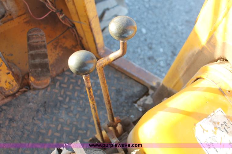 image for item AK9650 1974 Caterpillar 930 wheel loader