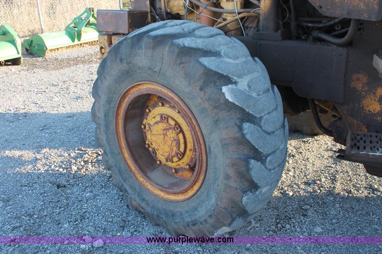 image for item AK9650 1974 Caterpillar 930 wheel loader