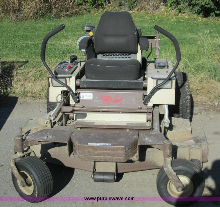 image for item AY9172 Grasshopper 428D lawn mower