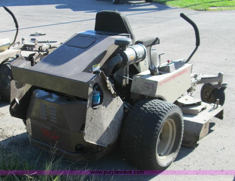 image for item AY9172 Grasshopper 428D lawn mower