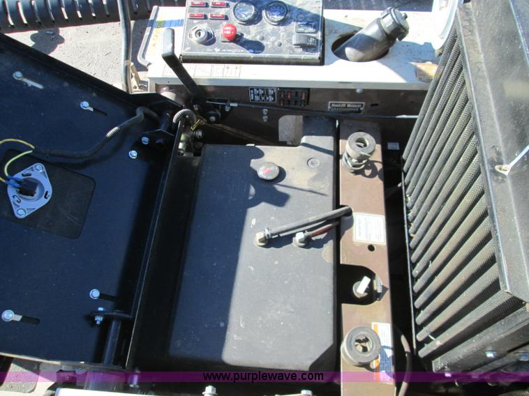 image for item AY9172 Grasshopper 428D lawn mower