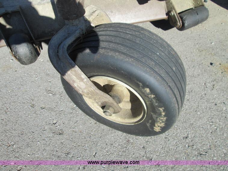 image for item AY9172 Grasshopper 428D lawn mower