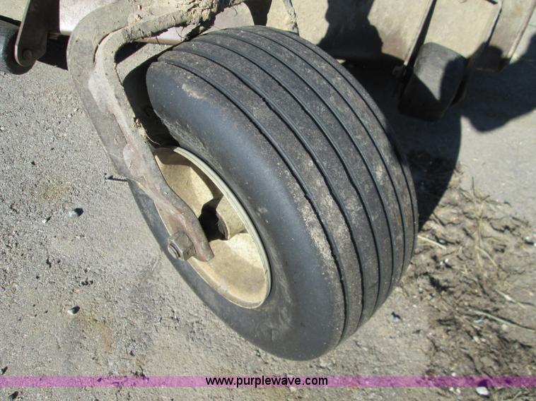 image for item AY9172 Grasshopper 428D lawn mower