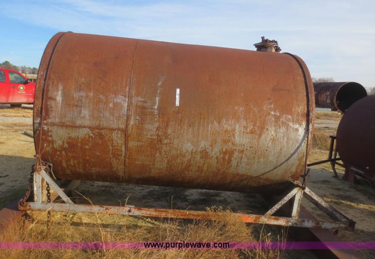 image for item AZ9127 (2) tanks