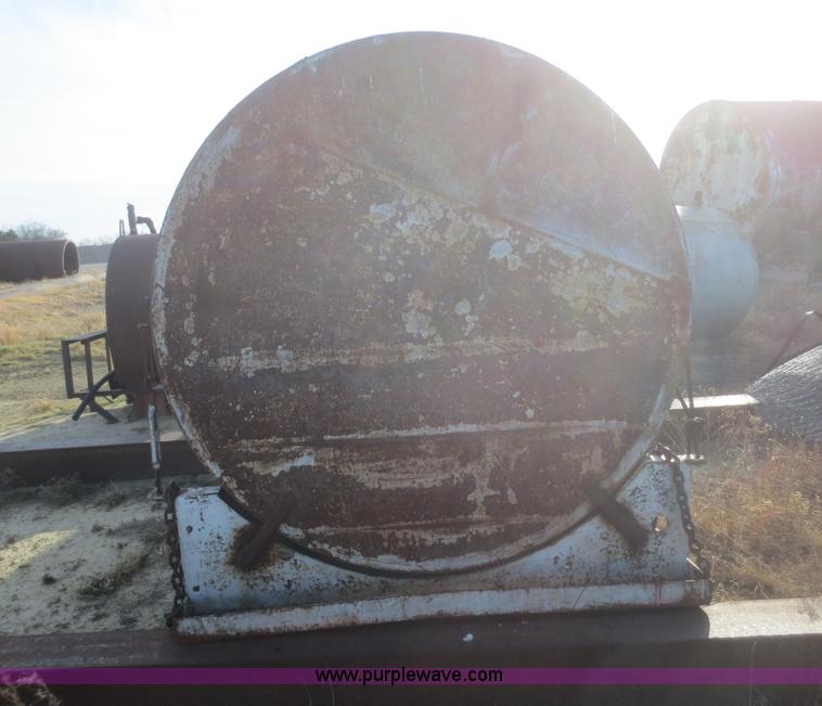 image for item AZ9127 (2) tanks