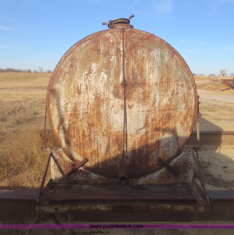 image for item AZ9127 (2) tanks