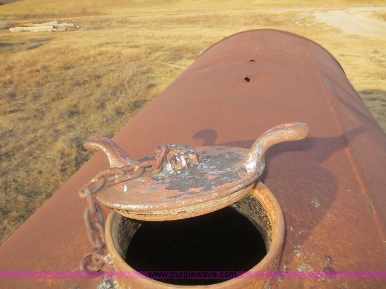 image for item AZ9127 (2) tanks