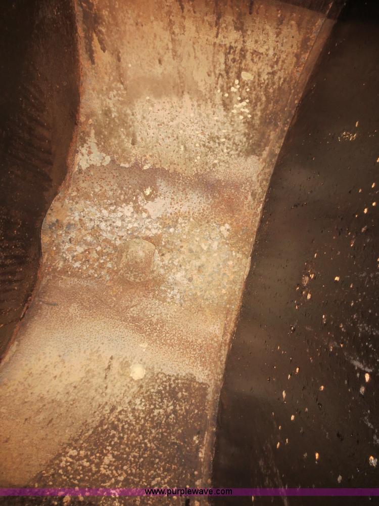 image for item AZ9127 (2) tanks