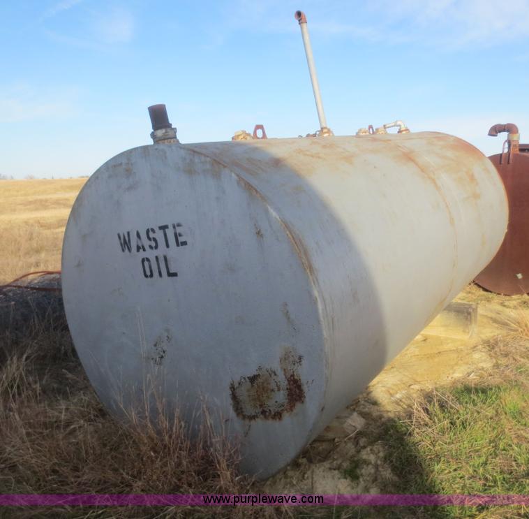 image for item AZ9127 (2) tanks