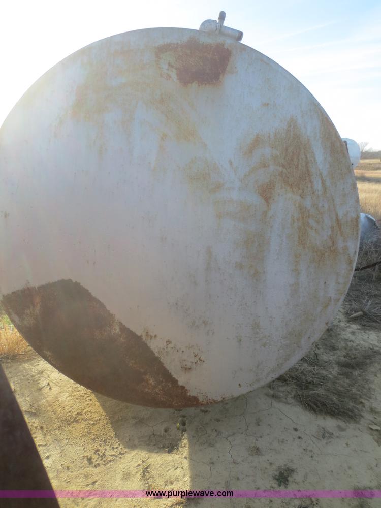 image for item AZ9127 (2) tanks