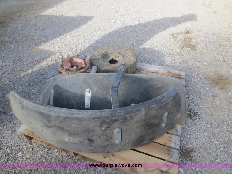 image for item BA9434 Assorted tires and wheels