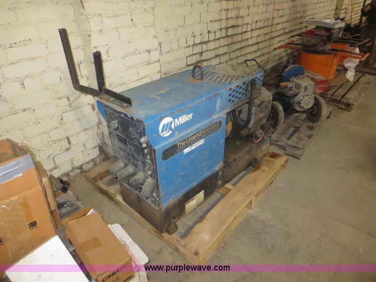 image for item BA9442 Miller AEAD-200LE constant current AC/DC welder/generator