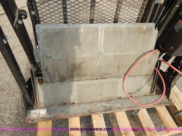 image for item BC9995 1997 Braun vehicle wheelchair lift