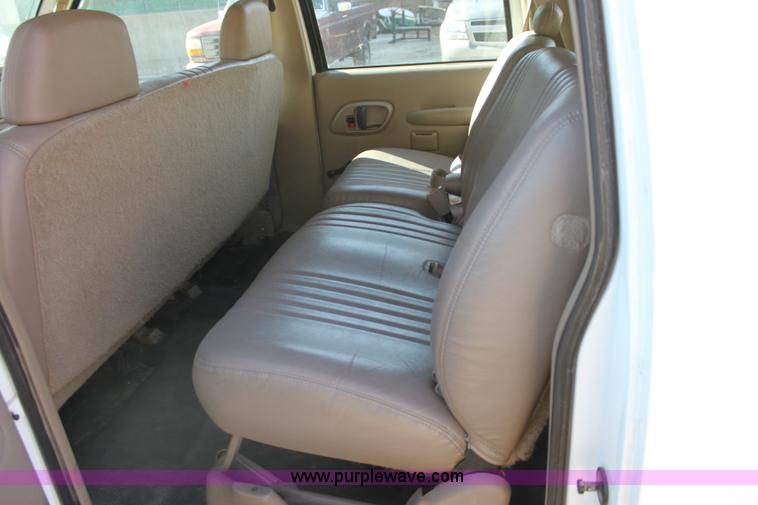 image for item D1314 1999 Chevrolet Suburban C1500 SUV