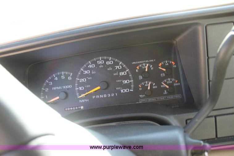 image for item D1314 1999 Chevrolet Suburban C1500 SUV