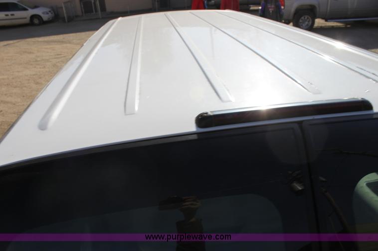 image for item D1314 1999 Chevrolet Suburban C1500 SUV