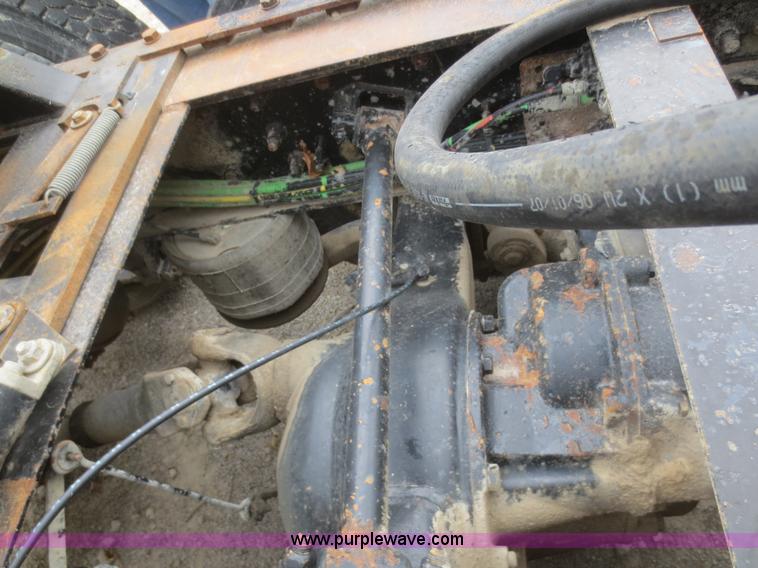 image for item D2218 2000 Sterling A9500 semi truck