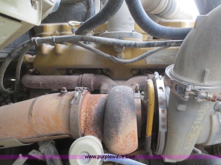 image for item D2218 2000 Sterling A9500 semi truck