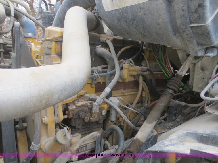 image for item D2218 2000 Sterling A9500 semi truck