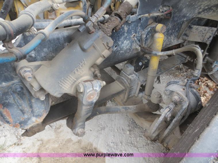 image for item D2218 2000 Sterling A9500 semi truck