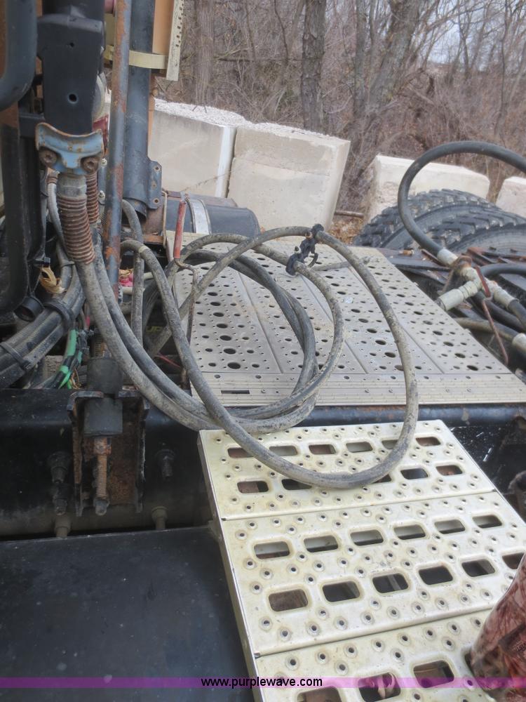 image for item D2218 2000 Sterling A9500 semi truck