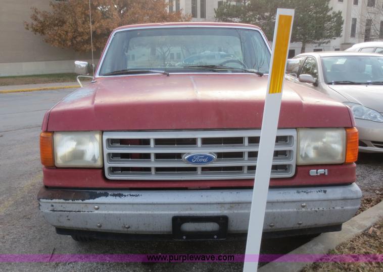image for item D2222 1991 Ford F150 pickup truck