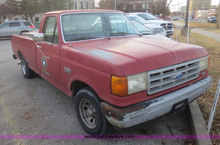image for item D2222 1991 Ford F150 pickup truck
