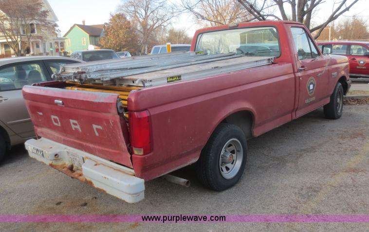 image for item D2222 1991 Ford F150 pickup truck