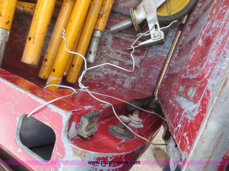 image for item D2222 1991 Ford F150 pickup truck