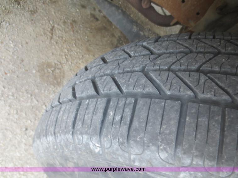 image for item D2222 1991 Ford F150 pickup truck