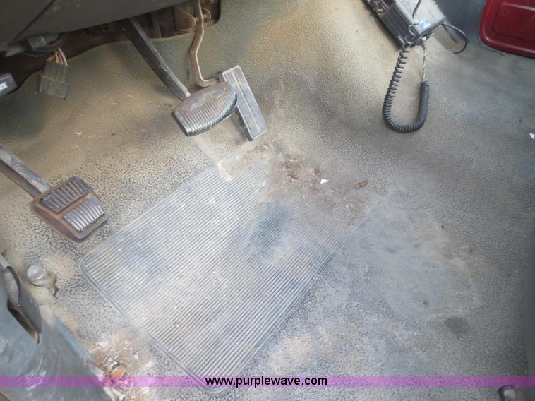 image for item D2222 1991 Ford F150 pickup truck