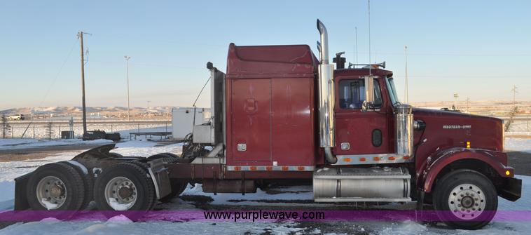 image for item F2113 1993 Western Star 4934F semi truck